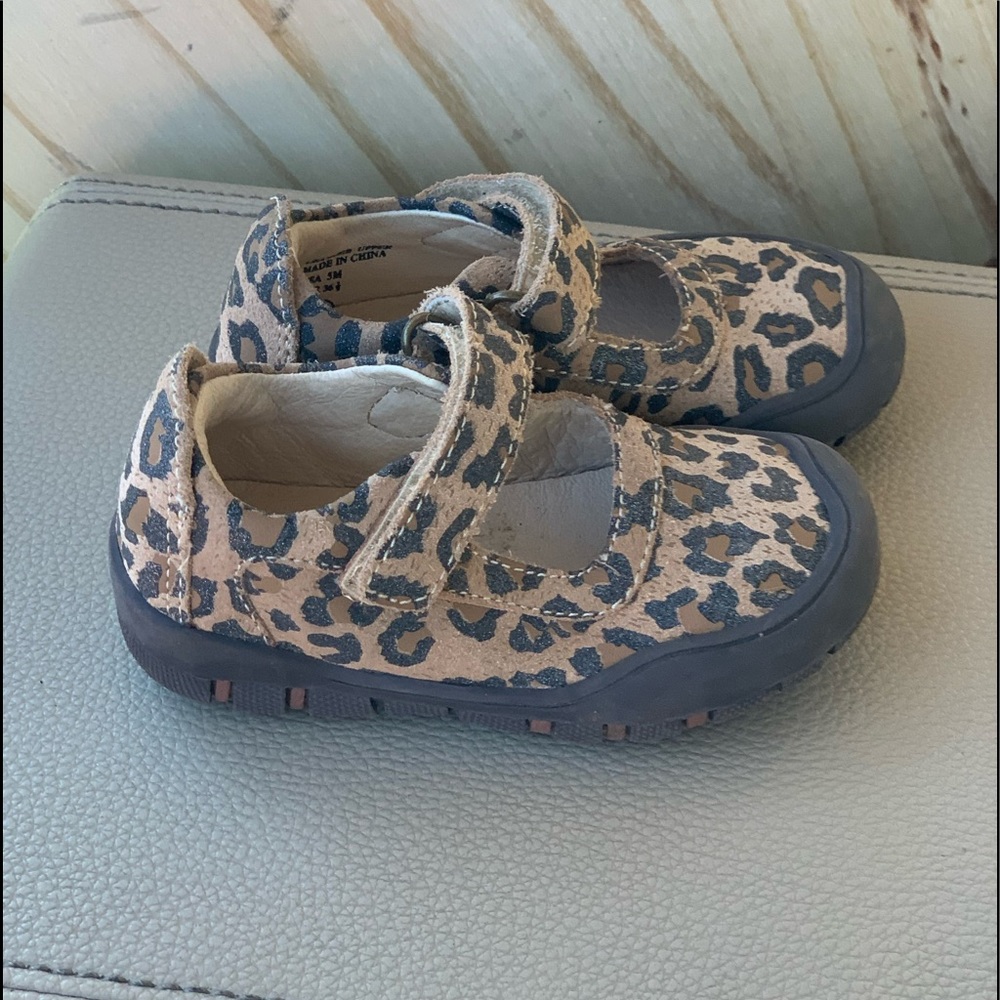 Sparkle cheetah shoes